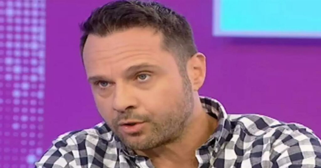 Μέμος Μπεγνής: «Η απιστία δεν υπάρχει για μένα – Κλειδί για την ευτυχία των ζευγαριών είναι οι ξεχωριστές κρεβατοκάμαρες».