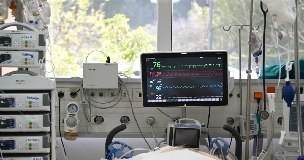 Σοκαριστική μαρτυρία γιου 62χρονης στο Τζάνειο: «Οι πρώτες σταγόνες έπεσαν, και η μητέρα μου σπαρταρούσε»