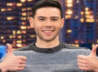 Αποκάλυψη: Ορεινή Μέλισσα και το Σκάνδαλο με τα Επιδόματα των Γονέων Χάρη Σταμάτη στο Αγρίνιο [video]