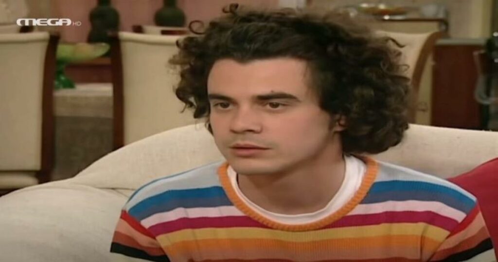 Θυμάσαι τον «Θέμη» από τη σειρά «Η ώρα η καλή»; Δες πώς είναι σήμερα ο «γιος» του Πάνου Μιχαλόπουλου!