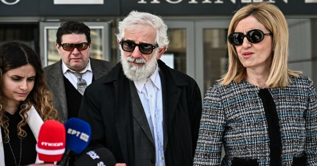 Ανατροπή στη Δίκη Φιλιππίδη: Ο Δημητρακόπουλος αποκαλύπτει προσωπικές συνδέσεις του Θέμη Σοφού!