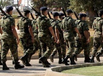 Πώς θα επηρεάσει έναν πιθανό πόλεμο η Ελλάδα και όλα όσα πρέπει να ξέρετε για την επιστράτευση.