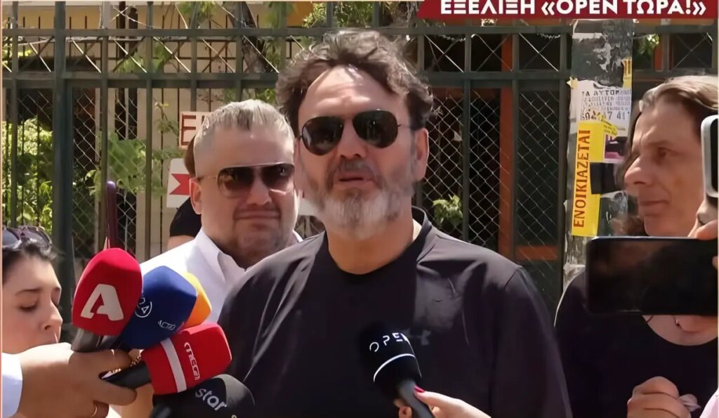 Ο Στάθης Αγγελόπουλος Ελεύθερος: «Ατύχημα με την πρώην σύζυγό μου μπροστά σε ένα ντουλάπι»