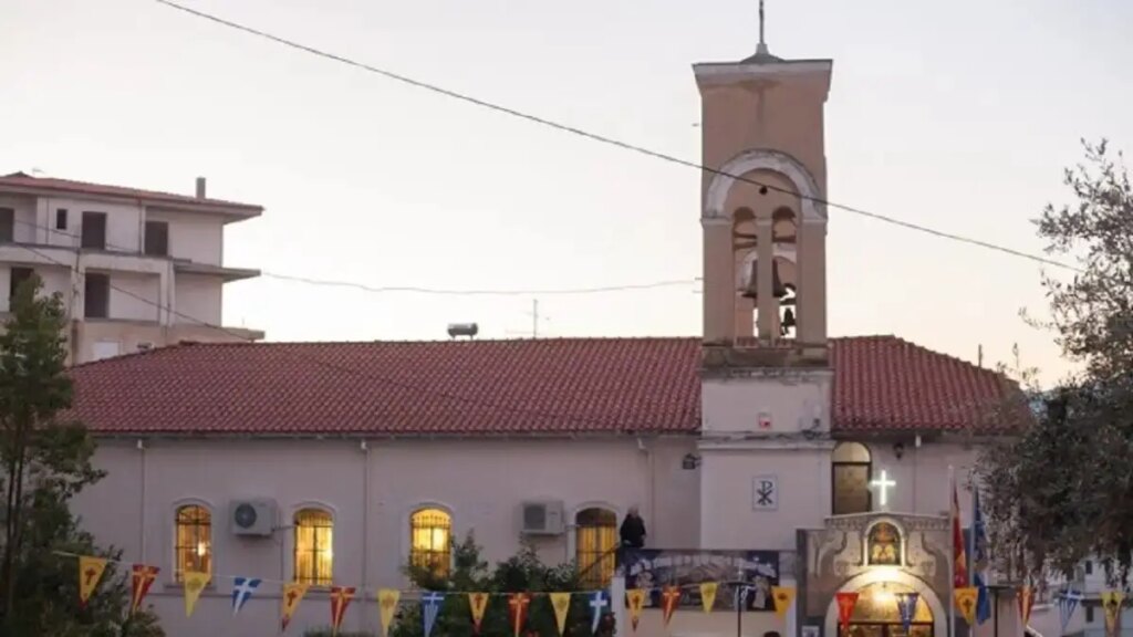 Άνδρας εισέβαλε σε εκκλησία εξοργισμένος από τον ήχο των καμπάνων.