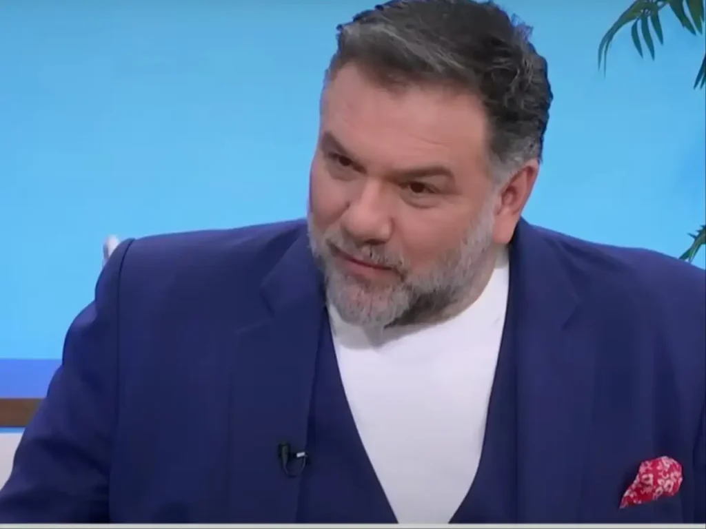 Γρηγόρης Αρναούτογλου: Η ειλικρινής εξομολόγηση για την επαναστατική προεφηβεία του γιου του!