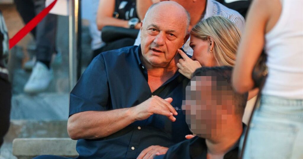 Αναπάντεχο Περιστατικό για τον Αχιλλέα Μπέο στο Λιμάνι του Βόλου – Έπεσε στα Νερά!