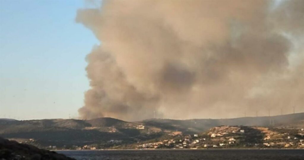 Καταστροφικές φλόγες στα Μεσοχώρια Ευβοίας: Άμεση εκκένωση οικισμών λόγω ανεξέλεγκτης πυρκαγιάς.
