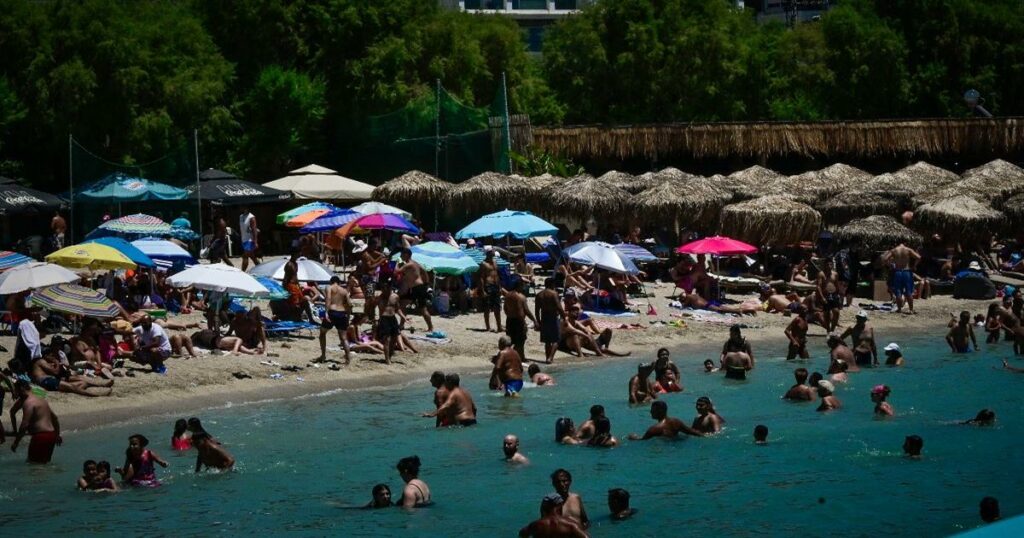 Επείγουσα Ανακοίνωση από το ΕΚΠΑ: Ποιοι Χώροι Εργασίας Κλείνουν λόγω Καύσωνα – Τι Πρέπει να Ξέρετε!