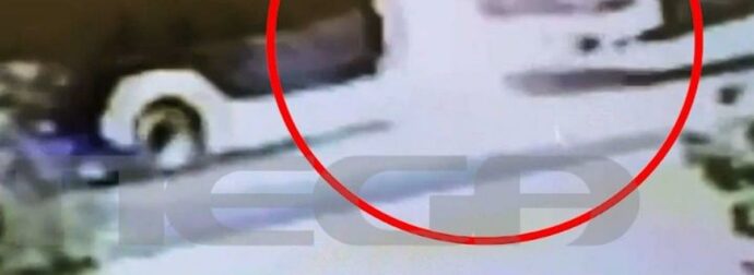Συγκλονιστικό βίντεο: Σύγκρουση δύο λεωφορείων στη Βούλα – Πιθανή αδιαθεσία οδηγού το αίτιο.