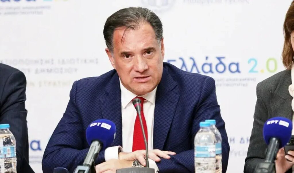 Φωτιά στο Τζάνειο: Ο Άδωνις Γεωργιάδης αναρωτιέται για τα “περίεργα γεγονότα”.