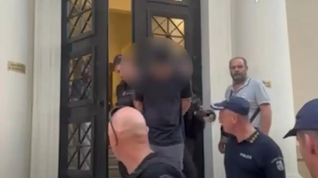 «Επαίνων και Υποστηρίξη: Στο πλευρό του 25χρονου κατηγορούμενου για τη φωτιά στο Γηροκομείο η οικογένεια και οι φίλοι»