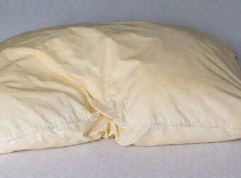 Μυστικά για Άψογα Λευκά και Ευωδιαστά Μαξιλάρια: Οδηγός Καθαριότητας!