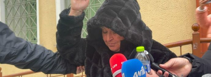 Διευθύντρια καταδικάστηκε σε δύο χρόνια φυλάκισης για δέσιμο 13χρονου με ταινία – «Ήταν απλώς αστείο», ισχυρίζεται (video).