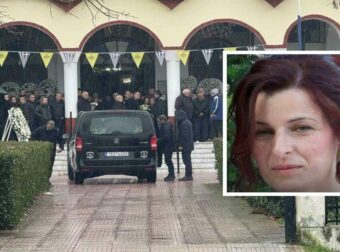 Αποχαιρετισμός σε μια ηρωίδα: Η Καρδίτσα θρηνεί τη Σταυρούλα, τη μάνα-σύμβολο, που έχασε τη ζωή της στο μεροκάματο του θανάτου στη «Βιολάντα».