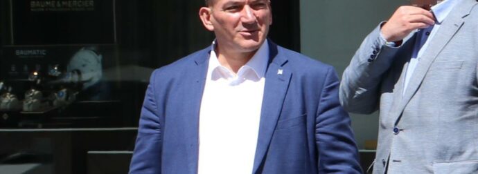Πύρρος Δήμας: «Στη Χειμάρρα, τα χωριά έχουν μαραζώσει – Μόνο παππούδες και γιαγιάδες απέμειναν».