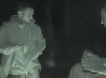 Survivor: Χαμός στην καλύβα των Αθηναίων – «Συμπεριφέρεσαι σαν μικρό παιδί!»