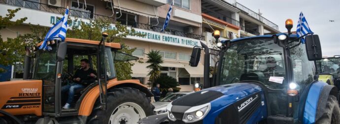 Αγρότες εν δράσει: Ποιοι αποχωρούν από τα μπλόκα και ποιοι σχεδιάζουν δυναμική παρουσία στην Αθήνα.