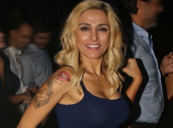 Η Γωγώ Ρωμαίου διαψεύδει τις φήμες για τον θάνατό της με μια αποστομωτική απάντηση στα δημοσιεύματα.