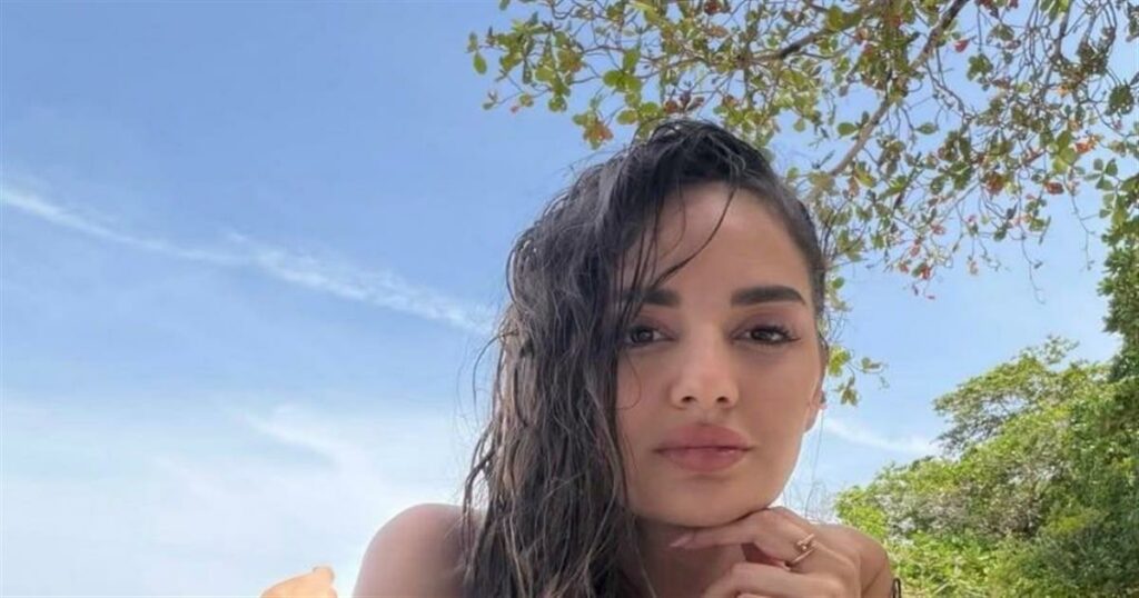 Έκπληξη στη Ταϊλάνδη: Διάσημη Ελληνίδα μαγνητίζει τα βλέμματα με το εντυπωσιακό της κορμί σε χειμωνιάτικη απόδραση.