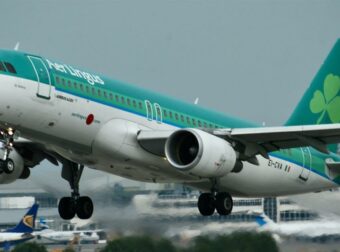 Έφηβη Πέφτει Θύμα Σεξουαλικής Επίθεσης σε Πτήση προς ΗΠΑ – Το Αεροπλάνο Επιστρέφει Εσπευσμένα!