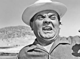 Αποκαλυπτική επιγραφή: Τι αναγράφεται στον τάφο του Βασίλη Αυλωνίτη μετά από 50 χρόνια;