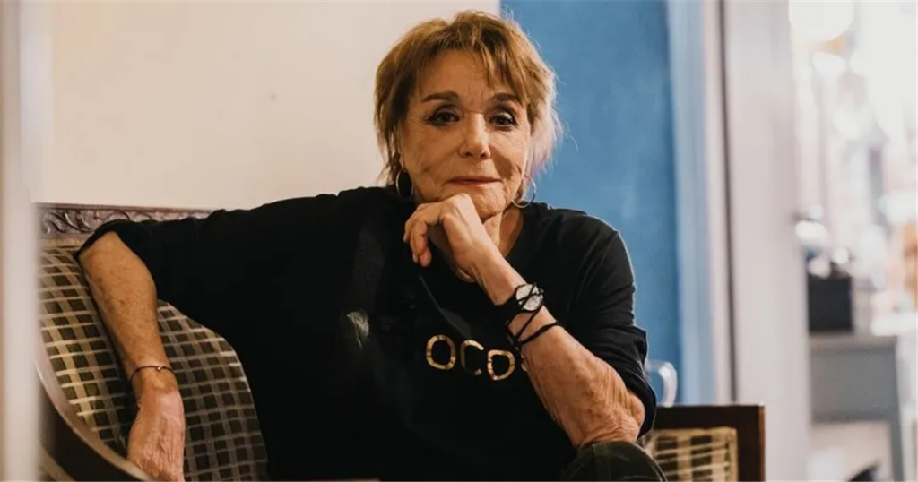 Η διαχρονική καλλονή του Ελληνικού κινηματογράφου: Η 85χρονη ηθοποιός που αγκάλιασε τη φυσική ομορφιά και αρνήθηκε τις πλαστικές.