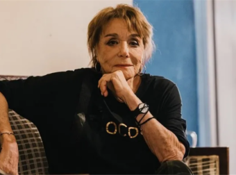 Η διαχρονική καλλονή του Ελληνικού κινηματογράφου: Η 85χρονη ηθοποιός που αγκάλιασε τη φυσική ομορφιά και αρνήθηκε τις πλαστικές.