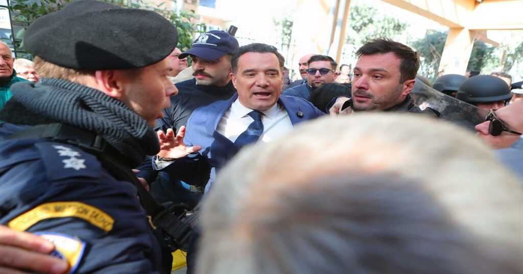 Άδωνις Γεωργιάδης: Οι πρώτες του αντιδράσεις μετά τα επεισόδια που συγκλόνισαν.