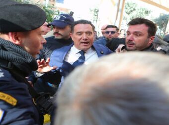 Άδωνις Γεωργιάδης: Οι πρώτες του αντιδράσεις μετά τα επεισόδια που συγκλόνισαν.