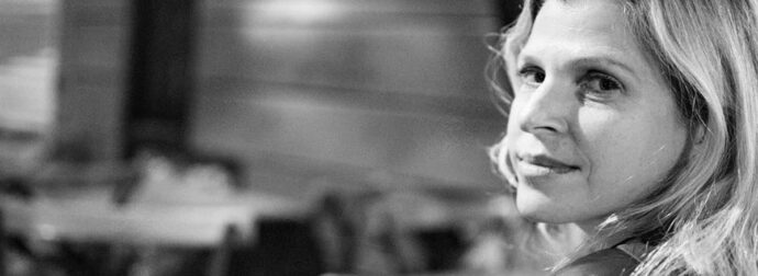 Τραγικό φινάλε στα σενάρια κατασκοπείας: Η Ντάνα Έντεν εντοπίστηκε νεκρή σε ξενοδοχείο της Αθήνας, δείχνοντας στοιχεία αυτοκτονίας.
