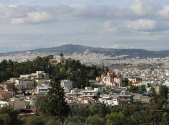 Πολυτέλεια ή Οικονομία: Οι Κορυφαίες & Προσιτές Περιοχές της Αττικής για Ενοίκιο και Αγορά Κατοικίας.