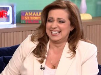 Ευαγγελία Μουμούρη: «Αρκεί μια φωτογραφία με την πλάτη του συζύγου μου!»