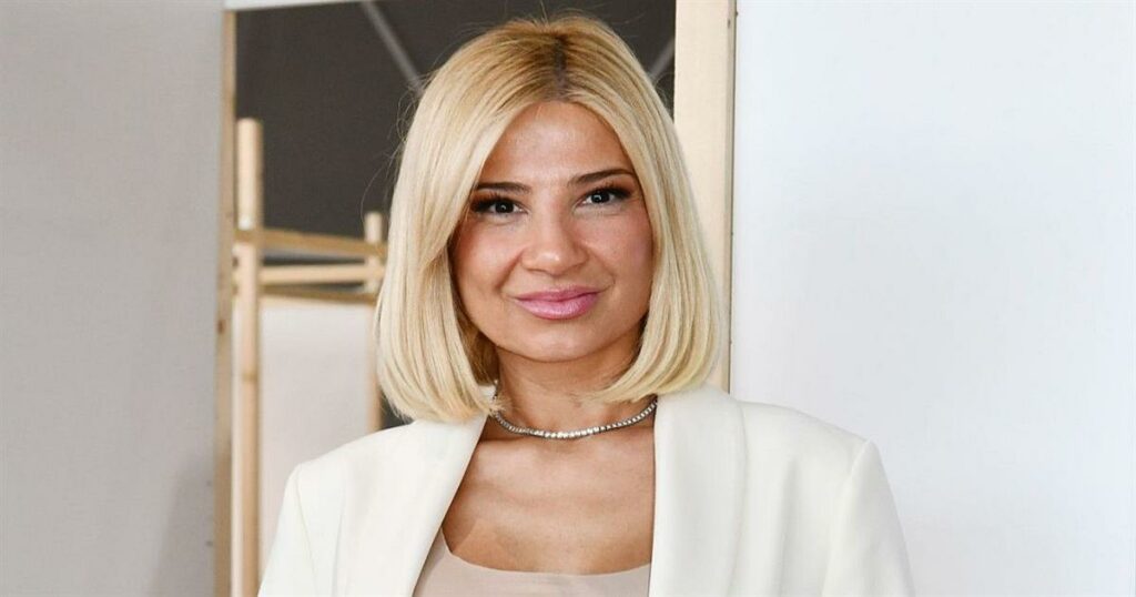 Φαίη Σκορδά: Μυστικός Γάμος – Ο Λόγος που Κρατά Κρυφό το Πρόσωπο του Αγαπημένου της