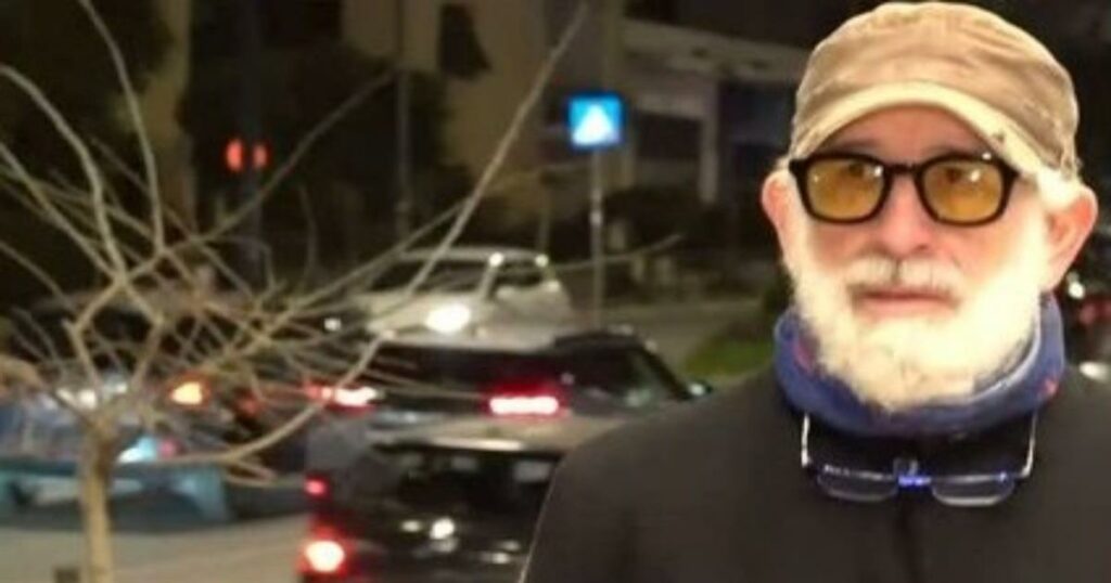 Ο Πέτρος Φιλιππίδης αποκαλύπτει στα ΜΜΕ: «Τι θέλετε να ακούσετε από μένα;» – Η πρώτη του εμφάνιση που συζητήθηκε.