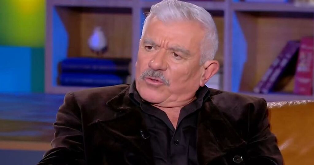 Γιώργος Γιαννόπουλος: Από το μπούλινγκ και τη σχέση με τη Δήμητρα Παπαδοπούλου, στο σκαμπό που μετατράπηκε σε έργο Τέχνης!