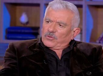 Γιώργος Γιαννόπουλος: Από το μπούλινγκ και τη σχέση με τη Δήμητρα Παπαδοπούλου, στο σκαμπό που μετατράπηκε σε έργο Τέχνης!