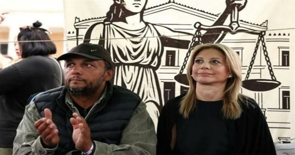 Αποκαλύψεις στην ελληνική δικαιοσύνη: Εντολή εκταφής εννέα σορών από την Εισαγγελία Λάρισας – Η Καρυστιανού ανατρέπει τα δεδομένα.