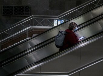 Δραματική εξέλιξη στο Σύνταγμα: Αποκάλυψη της ταυτότητας του θύματος που έπεσε στις ράγες του Μετρό.