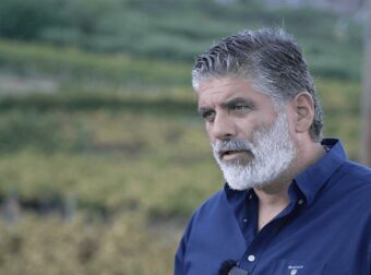 Ο Μύρων Χιλετζάκης: Ο «βασιλιάς» των επιδοτήσεων που έχασε τον έλεγχο 8 εκατομμυρίων ευρώ – Η εντυπωσιακή άνοδος και η απότομη πτώση του δυνατού άνδρα της Κρήτης.