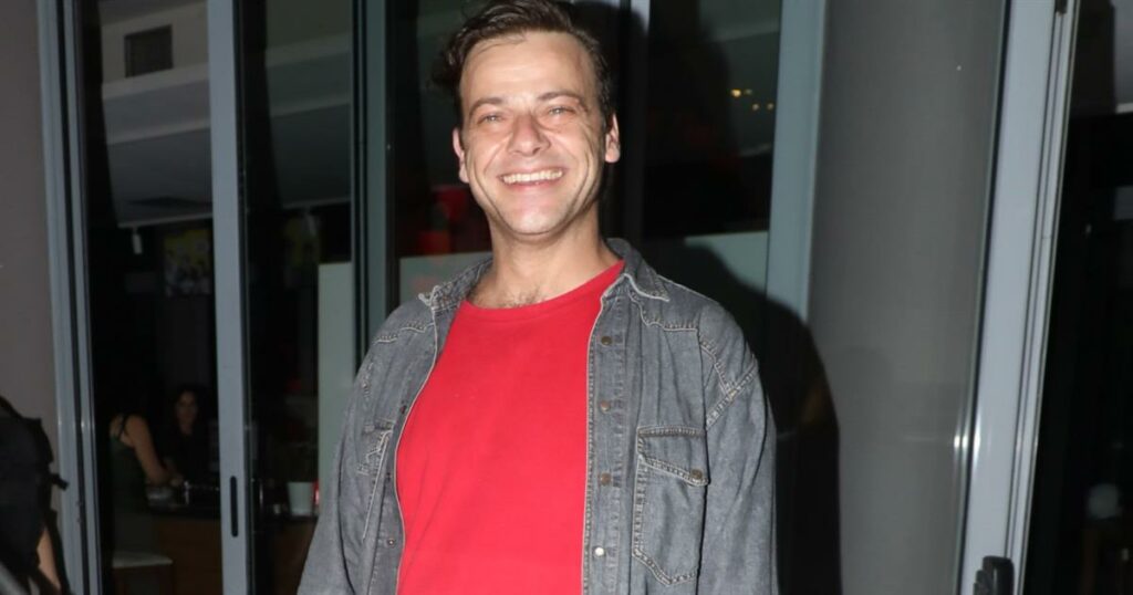 Ορέστης Τζιόβας: Ανακαλύψτε τη γοητευτική ηθοποιό που στέκεται στο πλευρό του τον τελευταίο χρόνο!