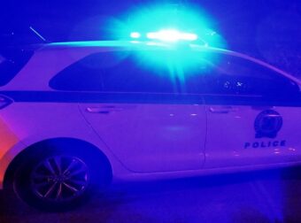 Νεαρός επιτίθεται με μαχαίρι σε 21χρονο στο καρναβάλι: Το σοκαριστικό περιστατικό που πάγωσε την γιορτή.