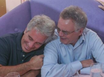 Σοκαριστικό μήνυμα επιστήμονα προς Έπσταϊν: «Χορήγησε ορμόνες σε ανήλικο με τρανς ενδείξεις».