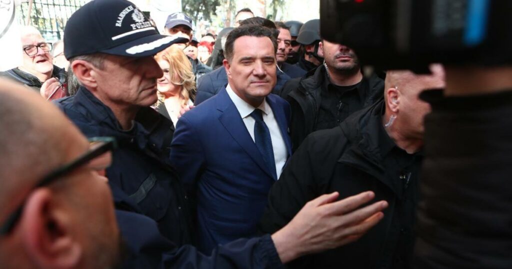 Γεωργιάδης για το χάος στο Κρατικό Νίκαιας: «Χωρίς την επέμβαση των ΜΑΤ, θα ήμουν νεκρός!»