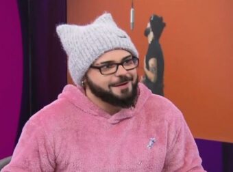 Ακύλας: «Δάκρυα για Δύο Μέρες στο Σπίτι» – Αποκαλύψεις για την Προσωπική του Ζωή που Συγκινούν