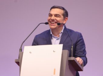 Συμφωνία-έκπληξη: Ο Τσίπρας “αρπάζει” κορυφαίο στέλεχος του ΠΑΣΟΚ στο αεροδρόμιο!