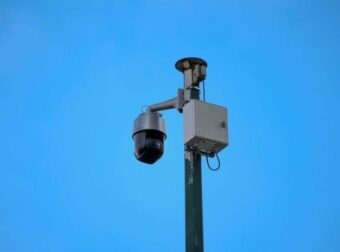 Έξυπνες Κάμερες στους Δρόμους της Αθήνας: Χιλιάδες Παραβάσεις Μέσα σε Εβδομάδες – Η Πόλη Μπαίνει στην Εποχή της AI Επιτήρησης.