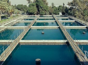 Σοκ από τις αυξήσεις 32,6% στο νερό: Το μήνυμα-έκπληξη της ΕΥΔΑΠ που αναστάτωσε τους Δήμους και εξόργισε τον Χάρη Δούκα.