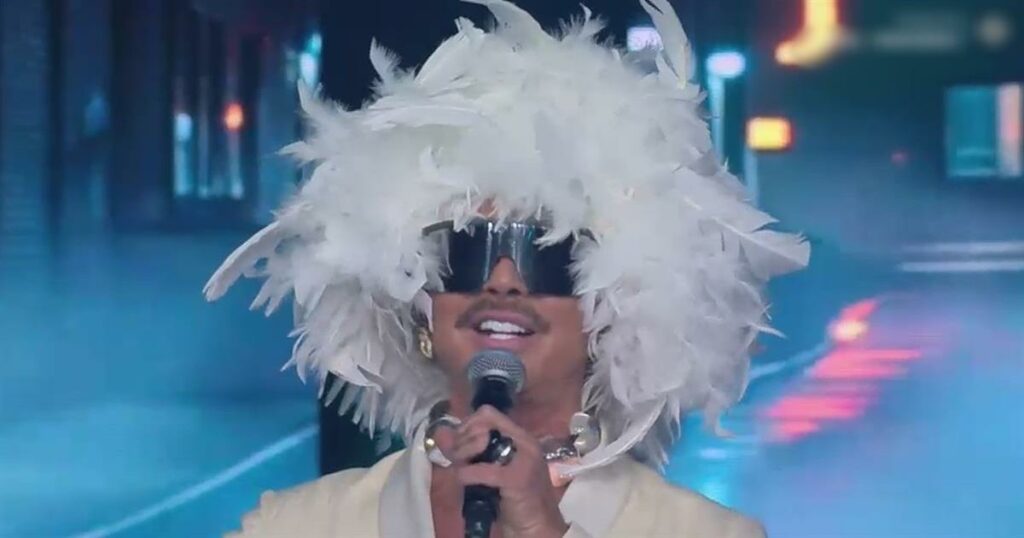 J2US: Η Εκθαμβωτική Εμφάνιση του Λάκη Γαβαλά – Μόνος στη Σκηνή Χωρίς Coach!