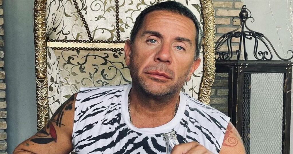 Γιώργος Μαζωνάκης: Η θριαμβευτική επιστροφή στη σκηνή μετά το χειρουργείο – Το συναρπαστικό νέο ξεκίνημα που θα συζητηθεί από όλους!