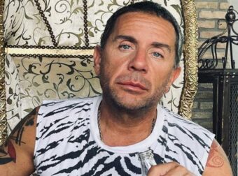 Γιώργος Μαζωνάκης: Η θριαμβευτική επιστροφή στη σκηνή μετά το χειρουργείο – Το συναρπαστικό νέο ξεκίνημα που θα συζητηθεί από όλους!